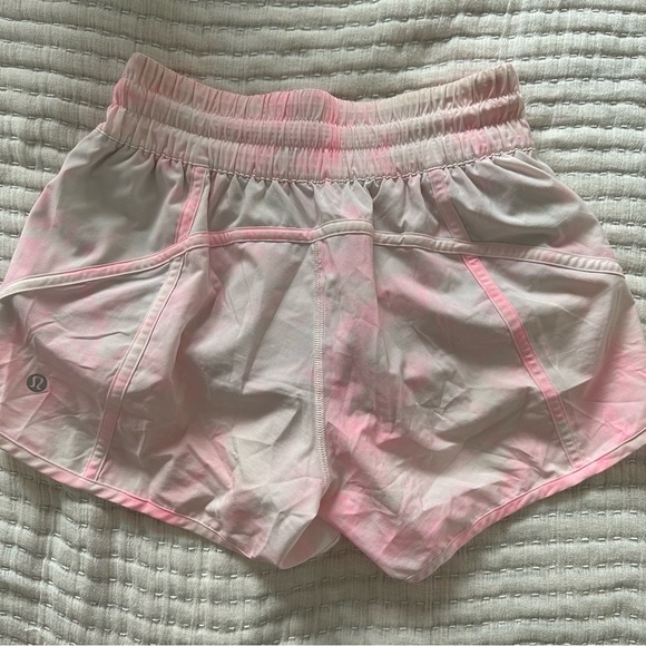 Lululemon Tracker Short V *4" Diamond Dye White Miami Pink (Size: 4) - Picture 4 of 8